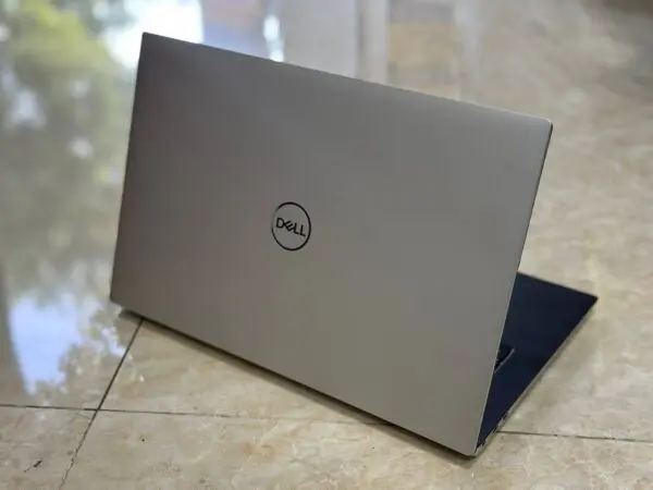 🔥 Dell XPS 15 9520 i9 – 32GB / 1TB / RTX 3050Ti |