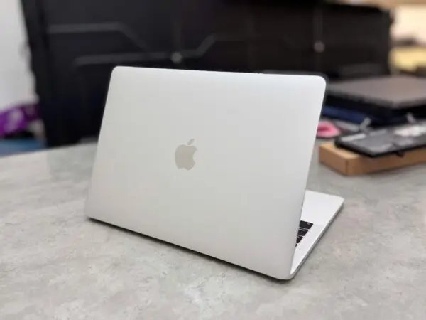 💻 Mua MacBook Pro 2017 Cũ Giá 7.9 Triệu – Uy Tín TP.HCM