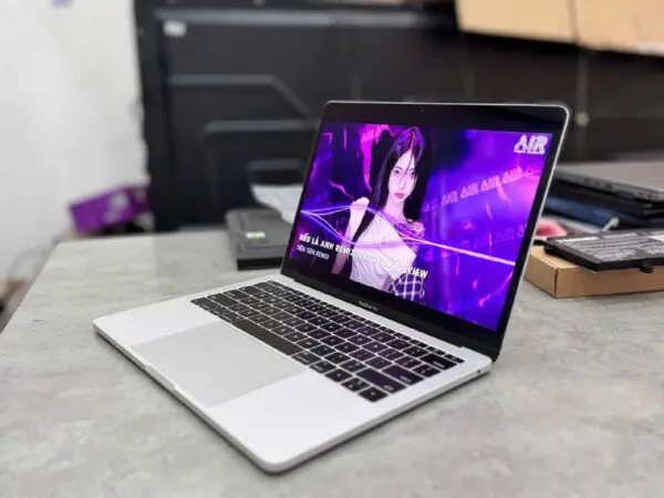 💻 Mua MacBook Pro 2017 Cũ Giá 7.9 Triệu – Uy Tín TP.HCM