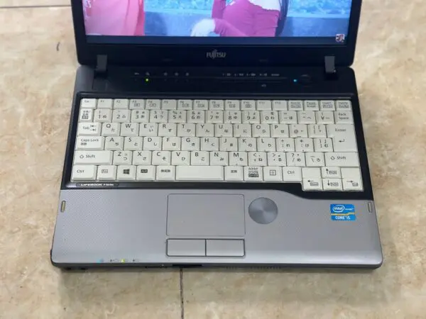 Fujitsu Lifebook P772 - Ảnh 5
