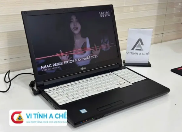 Fujitsu A577 – i3-7100U | RAM 8GB | SSD 128GB