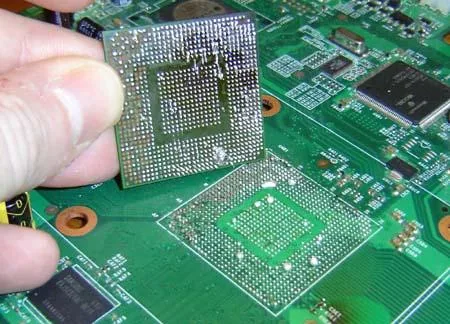 Dấu Hiệu Hư Chipset Laptop: Nhận Biết Sớm Để Tránh Chết Main