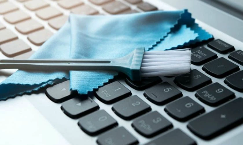 Khi Nào Nên Vệ Sinh Laptop Định Kỳ? Lợi Ích Khi Vệ Sinh Đúng Thời Điểm