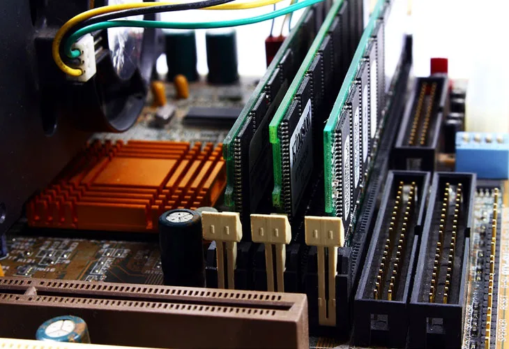 Laptop Có Điện Nhưng Không Lên Nguồn? 9 Nguyên Nhân &Amp; Cách Xử Lý Bạn Cần Biết