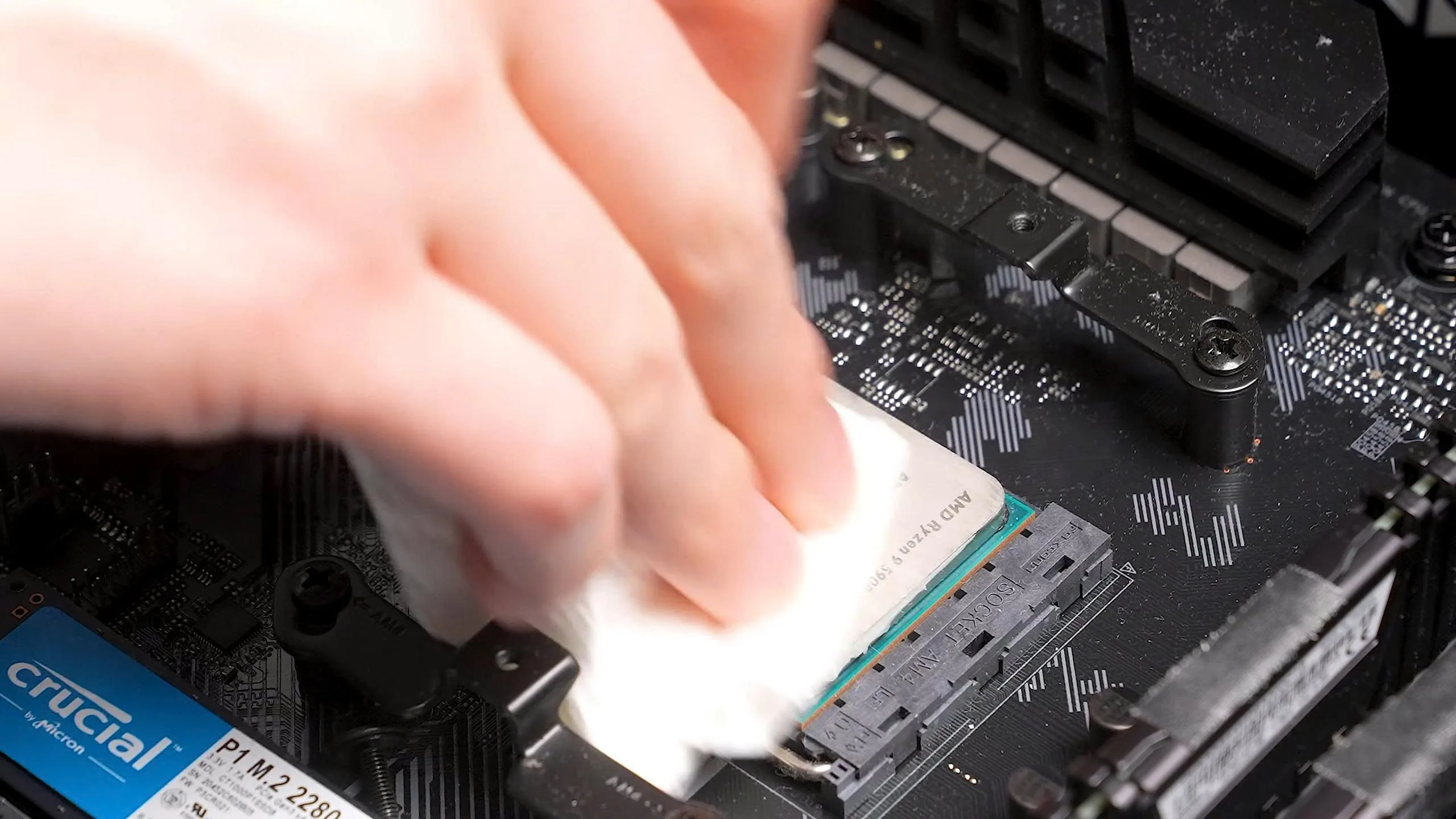 Vệ Sinh Keo Tản Nhiệt Cũ