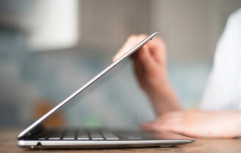 Mạch Xử Lý Hình Ảnh Trên Mainboard Laptop: Phân Tích Nguyên Lý &Amp; Lỗi Thường Gặp