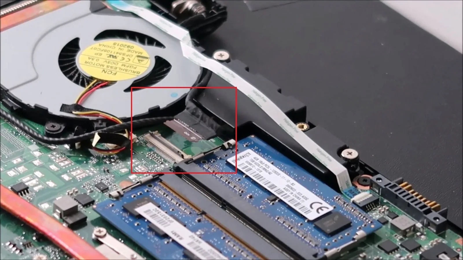 So Sánh Lỗi Panel Màn Hình Laptop Và Lỗi Mạch: Nên Sửa Hay Thay?