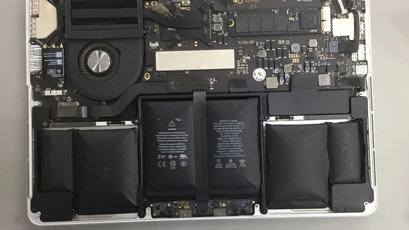 Pin Laptop Bị Phồng Có Nguy Hiểm Không? Cảnh Báo Rủi Ro Cháy Nổ