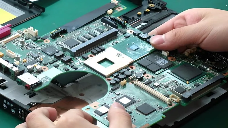 Hư Mainboard Khiến Laptop Không Lên Màn Hình