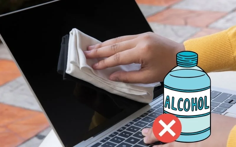 Sử Dụng Cồn Để Vệ Sinh Laptop