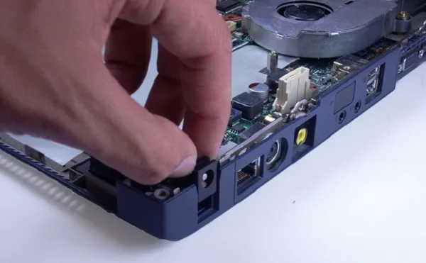 Nguyên Nhân Laptop Cắm Sạc Mới Lên Nguồn Rút Sạc Là Tắt