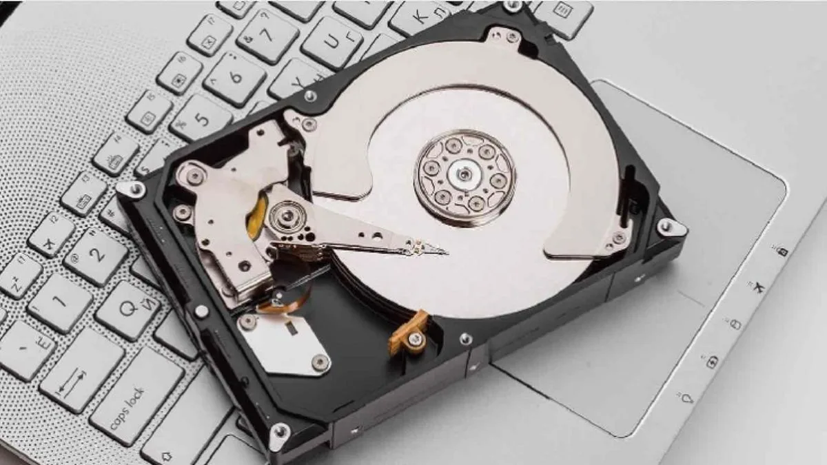 Laptop Bật Lên Chạy Quạt Mạnh Nhưng Không Vào Hệ Điều Hành