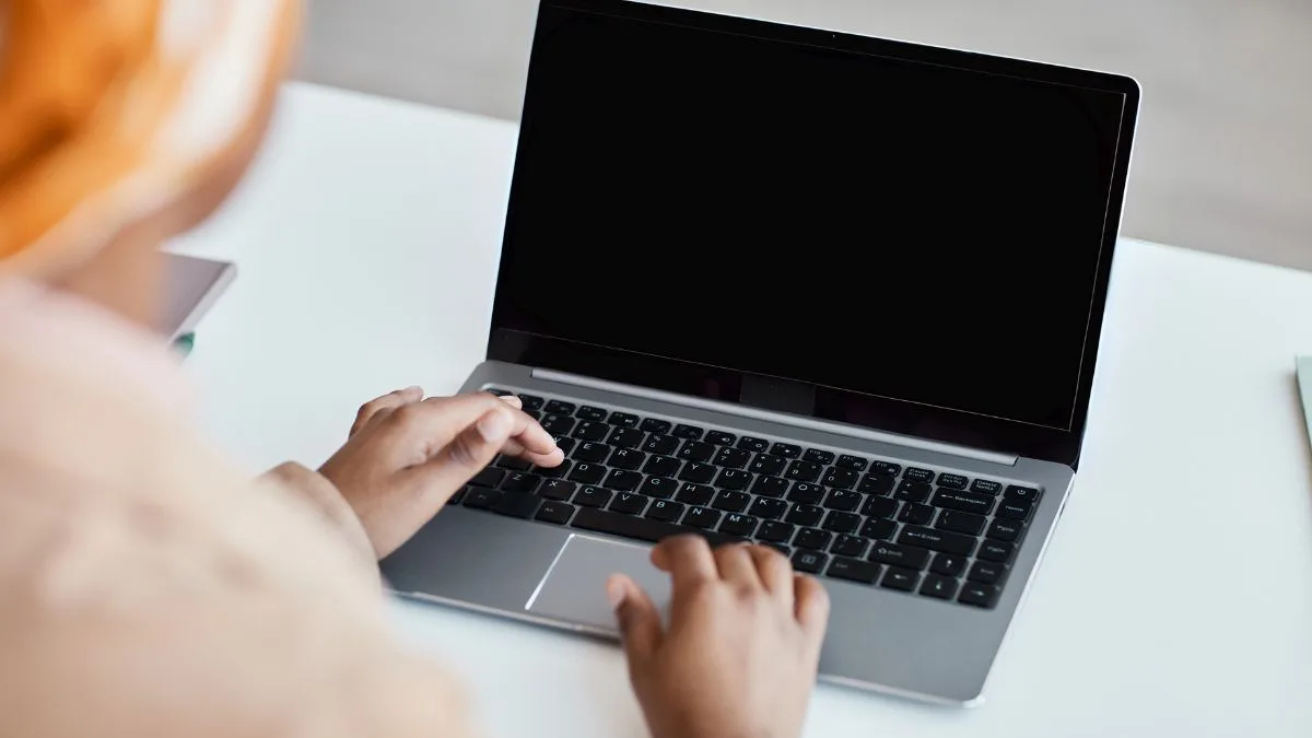 Laptop Tắt Nguồn