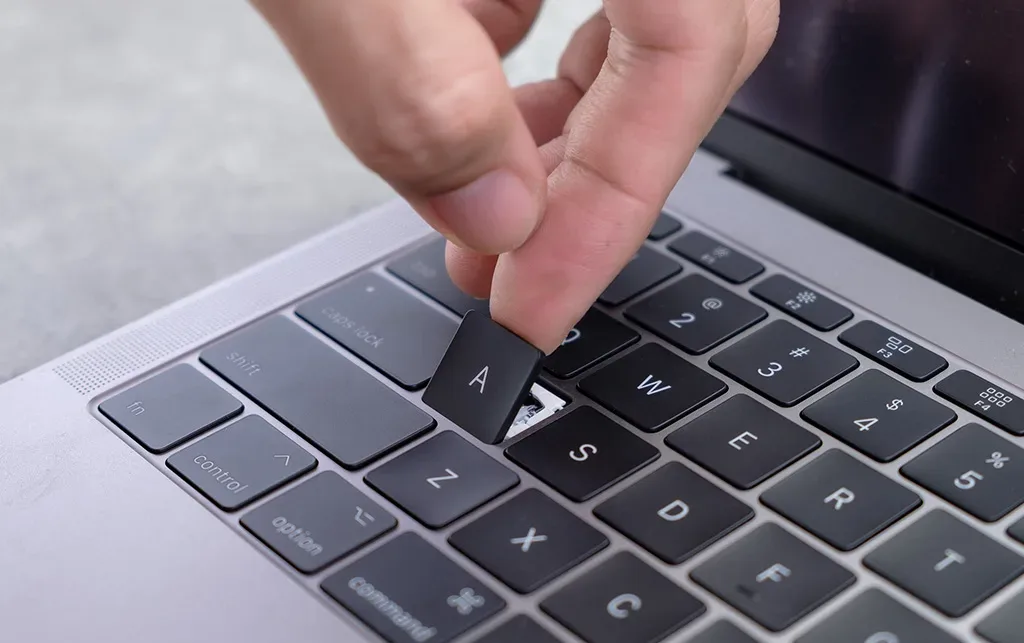 Phím Laptop Bị Kẹt Khó Bấm: Nguyên Nhân Và Cách Khắc Phục 89 Phím Laptop Bị Kẹt Khó Bấm: Nguyên Nhân Và Cách Khắc Phục