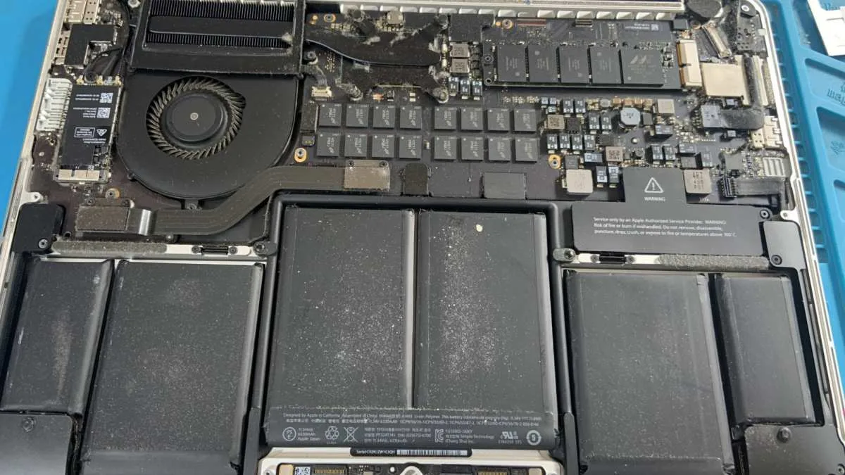 Vệ Sinh Macbook – Tra Keo Tản Nhiệt Ở Đâu? Giá Vệ Sinh Macbook Bao Nhiêu 2 Vệ Sinh Macbook – Tra Keo Tản Nhiệt Ở Đâu? Giá Vệ Sinh Macbook Bao Nhiêu