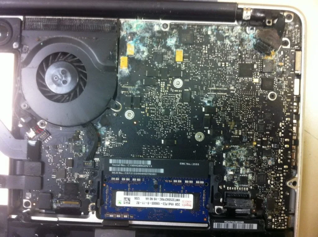 Laptop Vào Nước